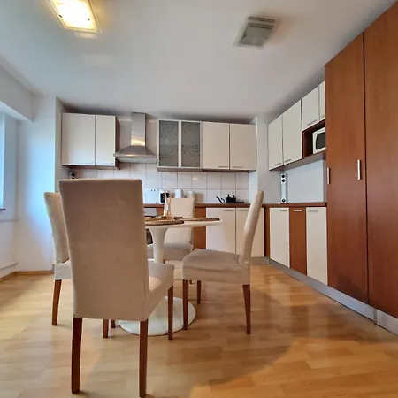 Ultracentral - Rond Alba Iulia Lägenhet